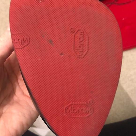 Christian Louboutin Dirditta Pumps - Picture 3 of 6